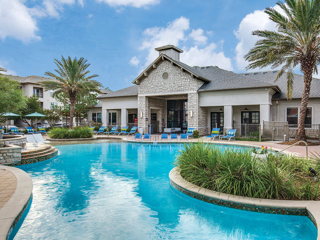 Montfair at The Woodlands Apartments | Apartments in The Woodlands